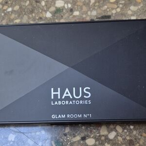 Haus Laboratories Glam Room No.1 Eyeshadow Palette - Neutral Black